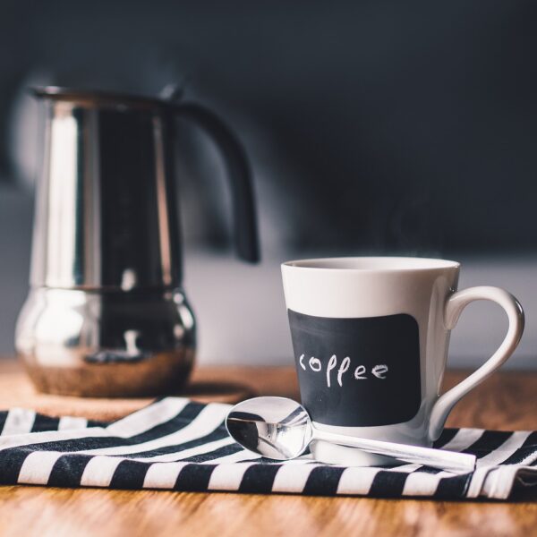 Il mondo del caffè: l’Europa guida i consumi, il Sud America domina la produzione