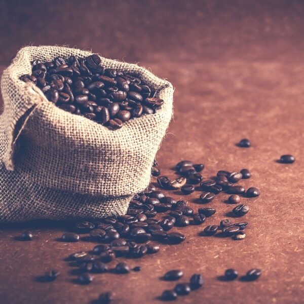 Caffè, calo dei prezzi: Arabica e Robusta toccano minimi di mesi